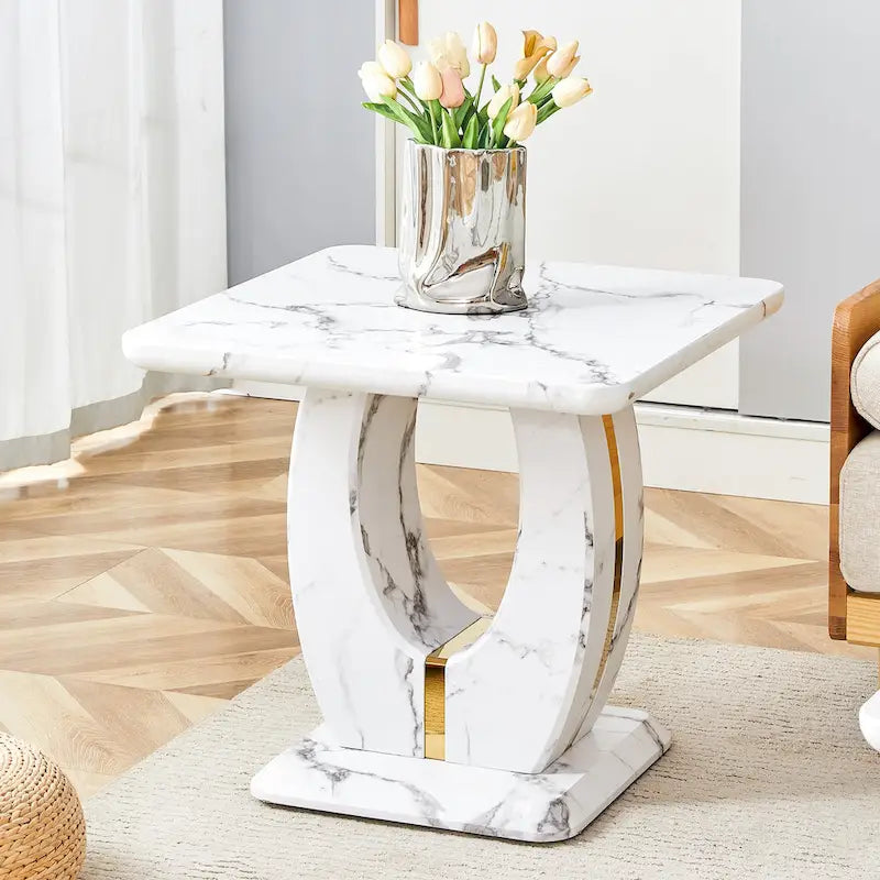 Table basse carrée de 60 cm avec bandes de pieds dorées