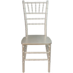 Chaise Chiavari en bois – 18P x 15,75L x 36H