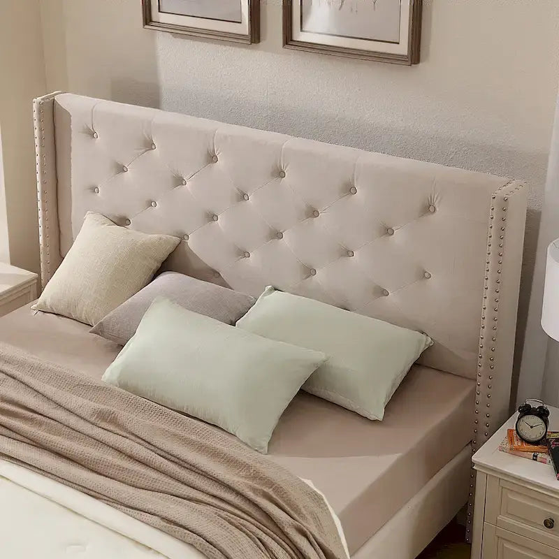 Cadre de lit plateforme rembourré en velours Queen Size avec pieds en métal de 15 cm