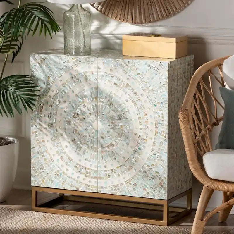 Meuble de rangement incrusté de nacre avec piètement métallique