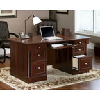 Bureau de direction avec grande surface de travail