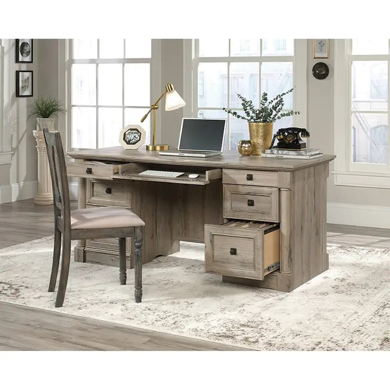 Bureau de direction avec grande surface de travail