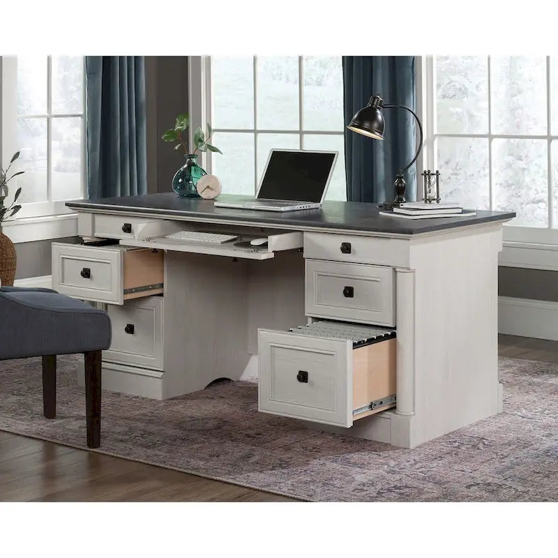 Bureau de direction avec grande surface de travail