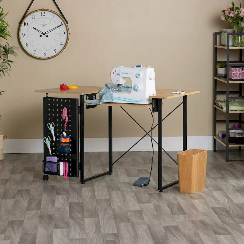 Table de couture pivotante avec panneau de rangement et plateforme réglable
